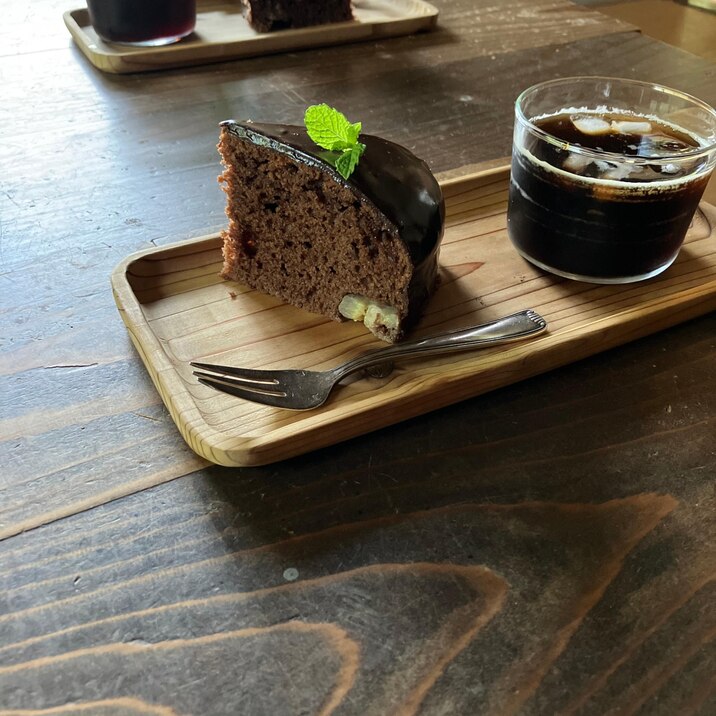 バナナ入りチョコレートケーキ